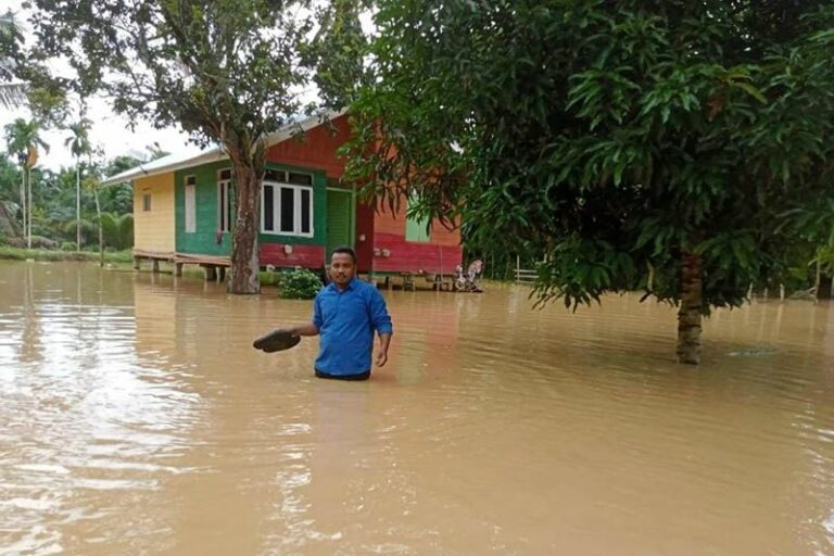 Banjir Capai Ketinggian 60 Sentimeter, 3 Desa di Aceh Timur Terisolasi