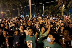 Ratusan Suporter di Medan Gelar Aksi 1.000 Lilin untuk Tragedi Kanjuruhan