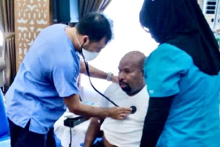 Dokter Dari Singapura Kembali Cek Kesehatan Lukas Enembe