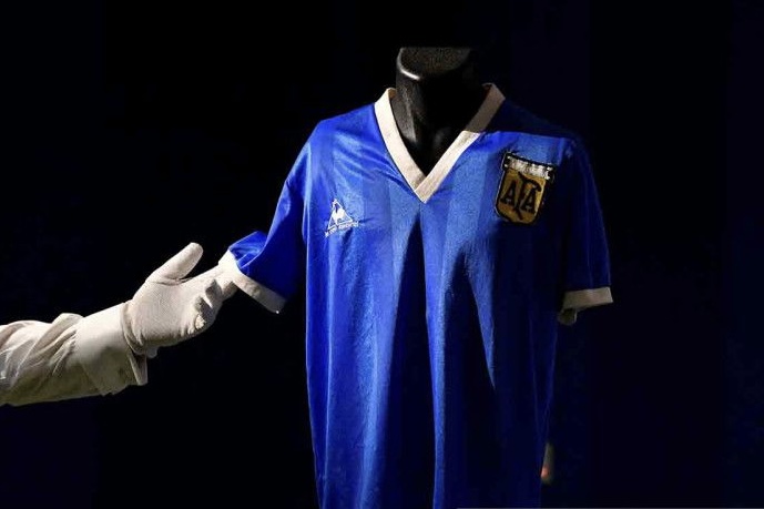 Mulai Besok, Jersey ‘Tangan Tuhan’ Maradona Akan Dipamerkan di Qatar