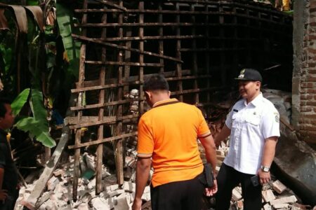 Diterpa Banjir dan Tanah Gerak, Sejumlah Rumah di Tulungagung Retak