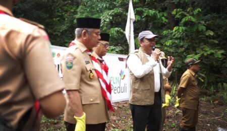 Lakukan Penghijauan di Sabang Merah, Pemprov Kalbar Apresiasi PLN Tanam Seribu Pohon