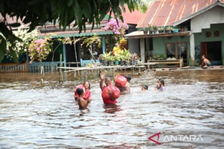 Sebanyak 104 Desa Terendam Banjir, Pemkab Sintang Liburkan Aktivitas Pembelajaran Sekolah