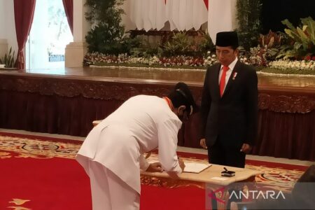 Gubernur dan Wakil Gubernur Yogyakarta 2022-2027, Jokowi Lantik Sri Sultan Hamengku Buwono X dan Kanjeng Gusti Pangeran Adipati Aryo