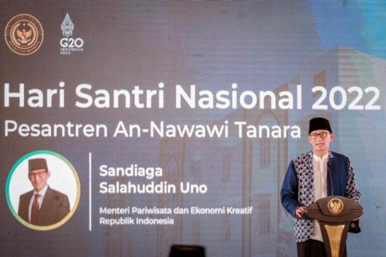 Tantangan Era Digital, Menparekraf Dukung Para Santri Membuat Konten Kreatif Bernafaskan Islam dan Berakhlakul Karimah