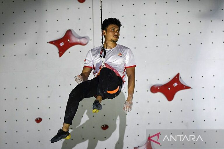 Dengan Waktu 6,04 Detik, Veddriq Leonardo Bawa Medali Perak di IFSC Climbing Asian Championship 2022