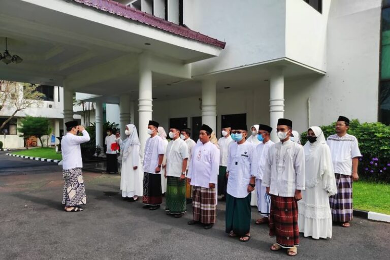 Peringati Hari Santri Nasional, Pemkab Lumajang Imbau ASN Gunakan Busana ala Santri