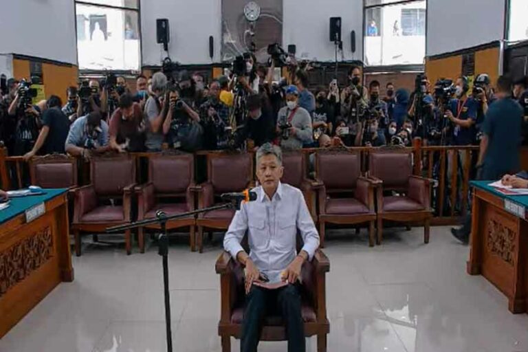 Jadi Saksi, Mantan Wakapolri Oegroseno Nilai Integritas Hendra Kurniawan Tinggi