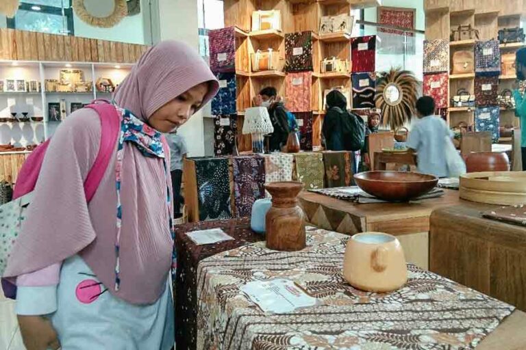Puluhan Karya Batik Meriahkan Gebyar Batik Sleman 2022