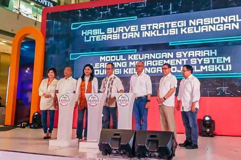 Literasi Keuangan Masyarakat Indonesia Capai 49,68 Persen