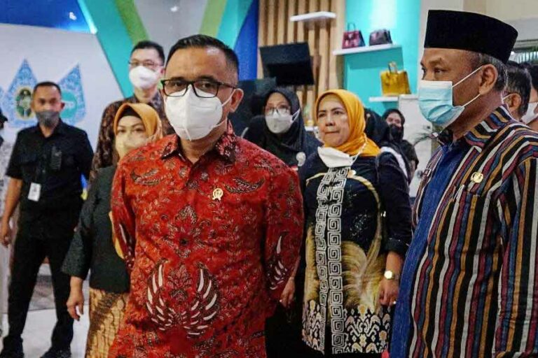 Menpan RB Resmikan Mal Pelayanan Publik Kota Yogyakarta