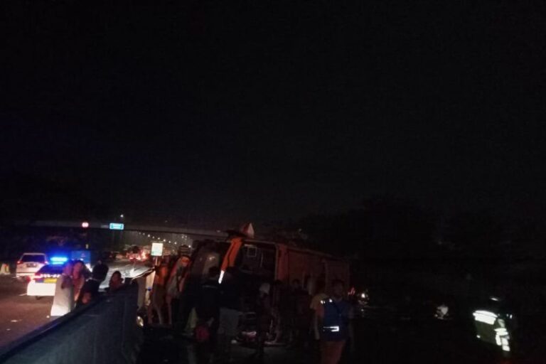 Bus Alami Kecelakaan Tunggal di Tol Kejapanan, Tiga Orang Meninggal Dunia