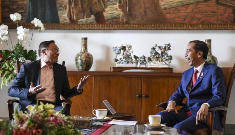 Anwar Ibrahim Terpilih Sebagai PM ke-10 Malaysia, Jokowi Ucapkan Selamat