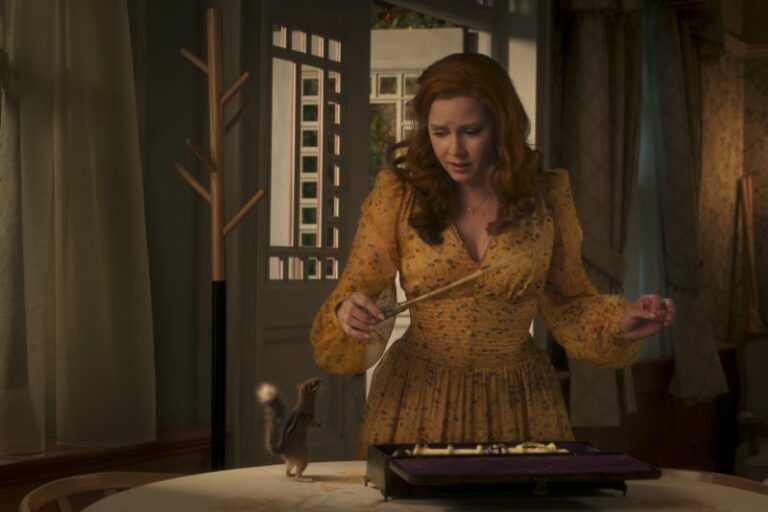 Amy Adams Merasakan Evolusi Menjadi Putri di Film yang Segera Hadir di Disney+