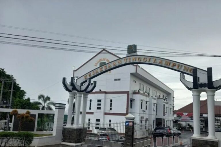 Dugaan Korupsi Pungutan Retribusi Sampah di DLH Lampung, Kajati Periksa 80 Saksi