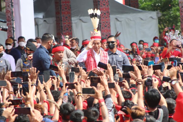 Jokowi Hadiri Bahaump Bide Bahana TBBR 2022, Ribuan Pasukan Merah Dukung Pembangunan IKN