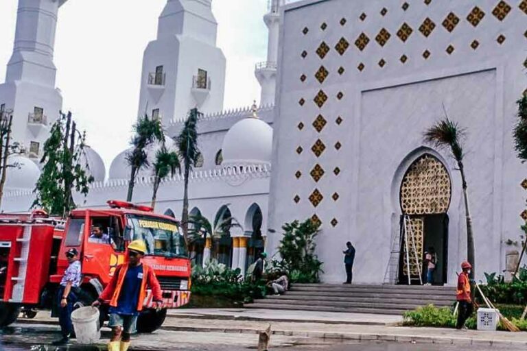 Segera Diresmikan, Pengerjaan Masjid Raya Sheikh Zayed Solo Selesai Sesuai Target
