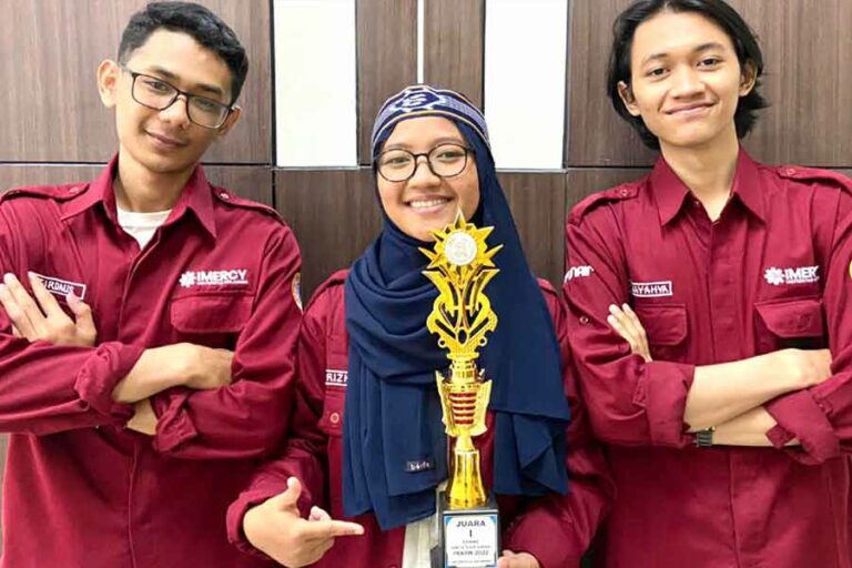 Sodorkan Inovasi ARCAIN, Mahasiswa FTMM Unair Raih Juara 1 PEKTIN 2022,