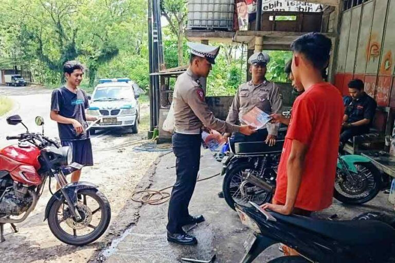 Polres Trenggalek Beri Edukasi Bengkel dan Komunitas Motor, Agar Gunakan dan Jual Sparepart Sesuai Aturan