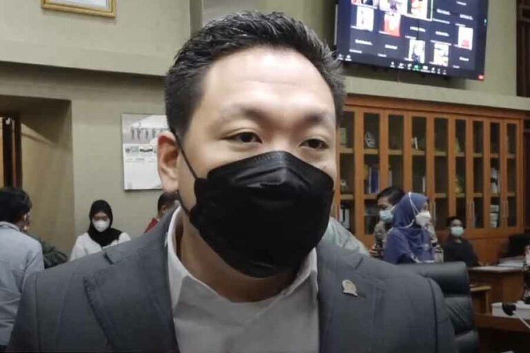 Musim PHK, Charles Honoris: Perusahaan Startup Wajib Ikuti UU