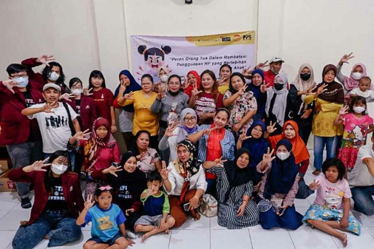 Mahasiswa Universitas Ciputra Bagikan Tips untuk Atasi Kecanduan Gadget pada Anak