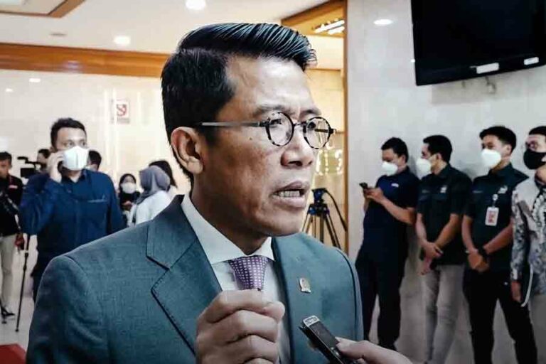 DPR Sebut Menkeu Tak Peduli Nasib Petani Gegara Mau Naikkan Cukai Rokok 10 Persen Anggota Komisi XI DPR Mukhamad Misbakhun