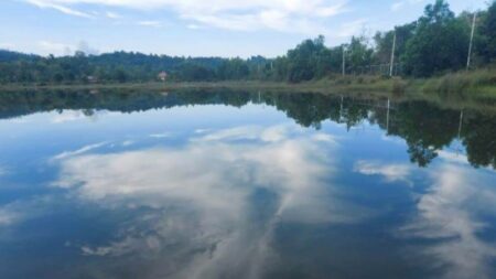 Rekreasi Sekaligus Berswafoto di Wisata Kampong Selinsing Belitung Timur Berkonsep Edu Ecotourism
