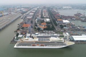 Pelabuhan Tanjung Perak, Antusias Sambut Kunjungan Kapal Pesiar
