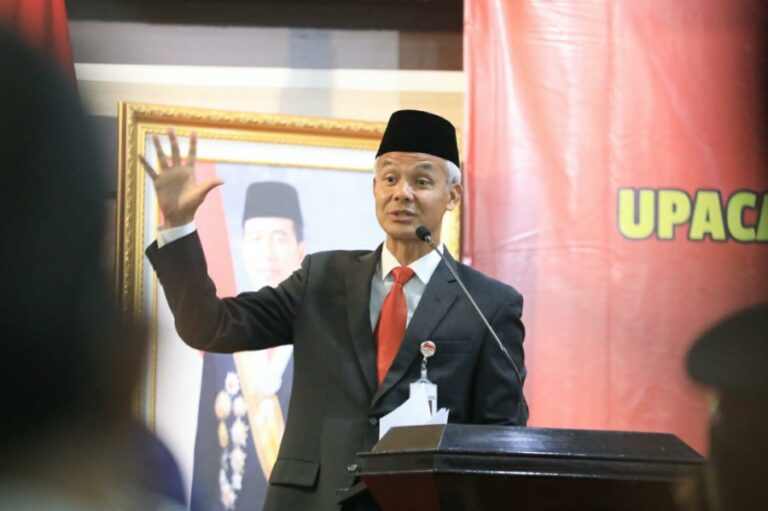 Lantik Pj Bupati Cilacap, Ganjar: Segera Selesaikan 4 Pekerjaan Utama