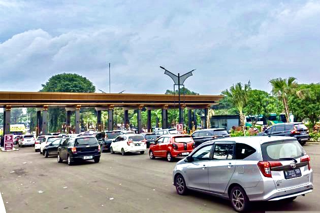 Kurang Sosialisasi, Penjualan Tiket Online TMII Sebabkan Antrean Mengular