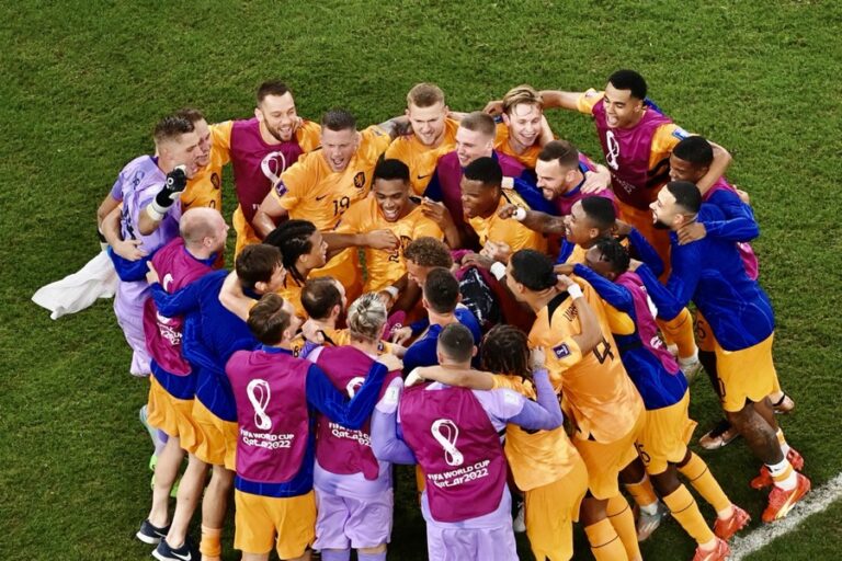 Pragmatis dan Efisien, Belanda Gulung Amerika Serikat 3-1