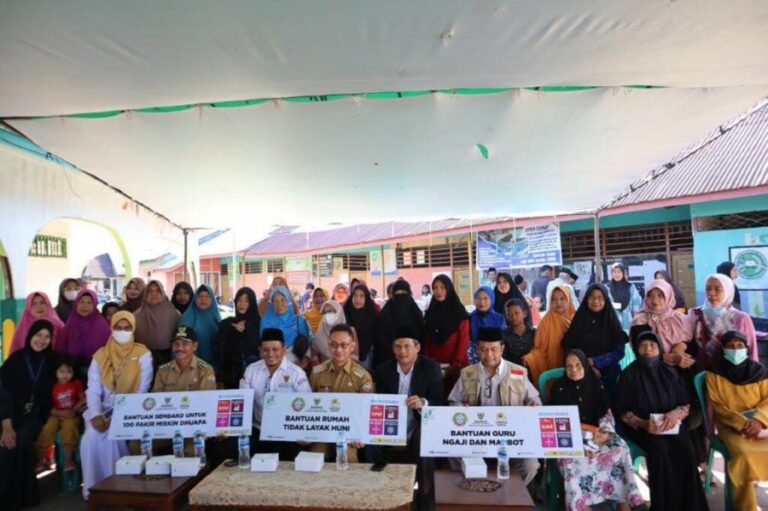 Masjid Ismuhu Yahya Serahkan 140 Paket Bantuan untuk Marbot dan Guru Ngaji