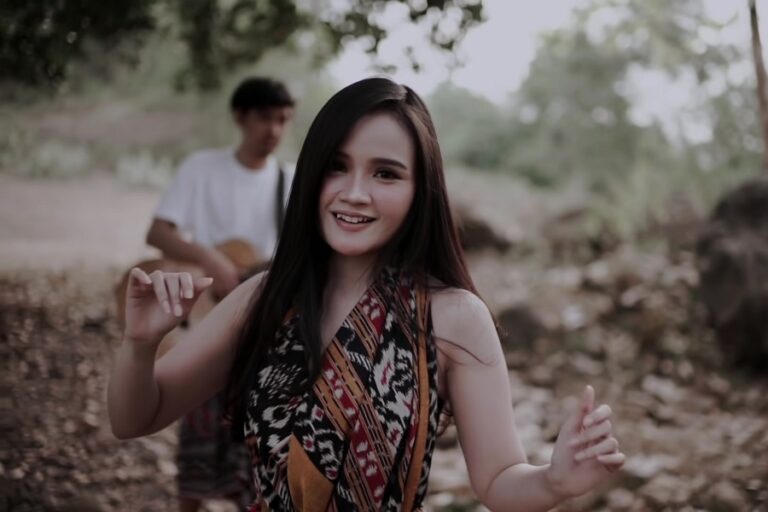 Chord Asmalibrasi Dinyanyikan Soegi Bornean Grup Musik Semarang Viral di TikTok Fanny Soegi