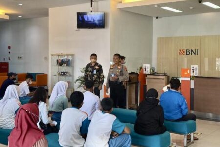 Polres Ponorogo Edukasi Nasabah Bank Agar Tak Terjerat Penipuan via Media Sosial