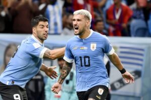 Babak Pertama: Dua Gol Arrascaeta Bawa Uruguay Naik ke Posisi 2 Grup H