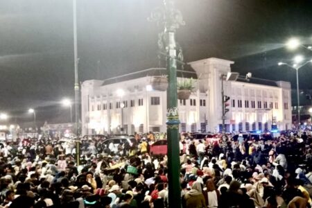 Masyarakat Padati Titik Nol Yogyakarta Jelang Perayaan Malam Tahun Baru 2023
