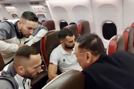 Iwan Bule Ikut Ke Malaysia dan Temui Suporter di Kuala Lumpur