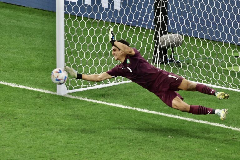 Bono Solid, Panenka Hakimi Pastikan Maroko Kalahkan Spanyol Lewat Adu Penalti