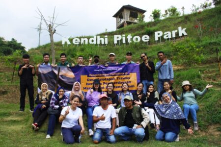 Luncurkan Wisata Kendhi Pitoe Park di Desa Selotapak, Ubaya Beri Beberapa Pelatihan
