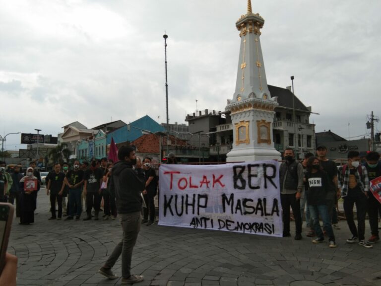 Tolak RKUHP Bermasalah, Ratusan Massa Unjuk Rasa di Tugu Jogja