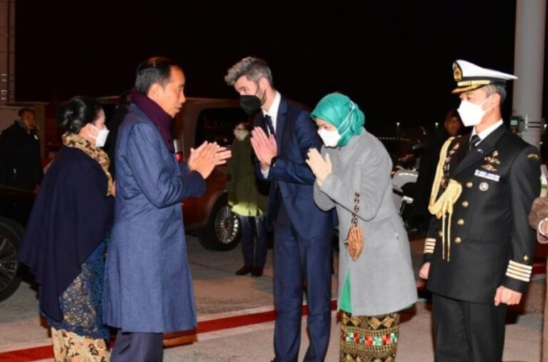 Usai Hadiri KTT Asean-Uni Eropa, Presiden Joko Widodo Kembali ke Indonesia