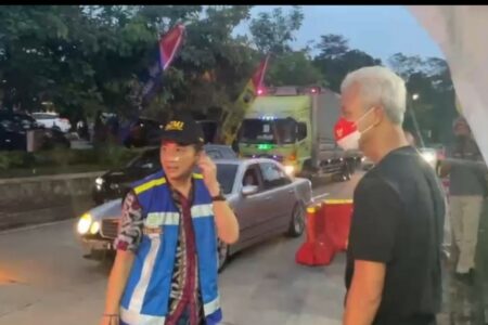 Jelang Nataru Ganjar Pranowo Cek Tol Semarang-Solo, Lalu Lintas Lebih Padat Ganjar Pranowo