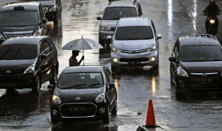 Cuaca Jakarta Hari Ini, Minggu 5 Maret 2023: Siap-siap Hujan Siang Hari