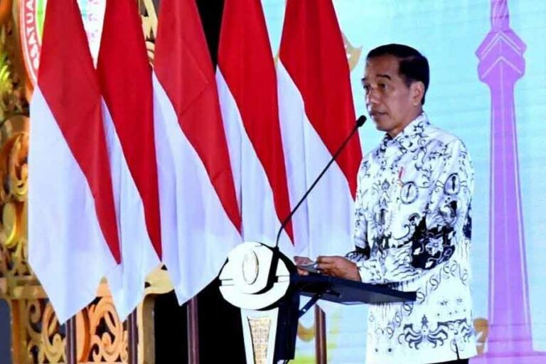 Hadiri HUT PGRI dan HGN 2022, Jokowi: Guru Harus Update Informasi