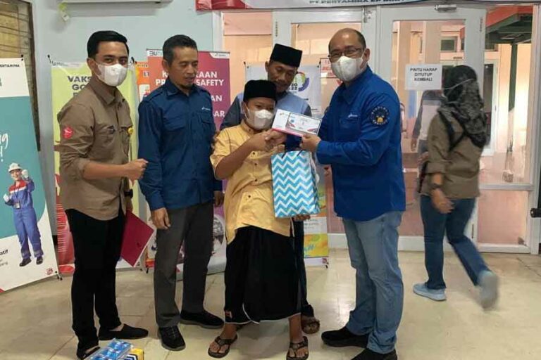 Rayakan Hari Jadi, Pertamina dan PHU Rangkul 342 Anak Ikuti Khitanan Massal