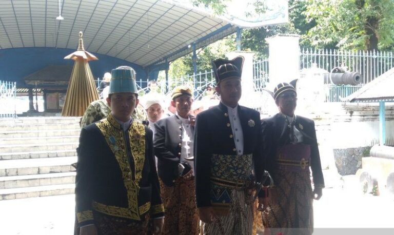 Konflik Keraton Surakarta, Lembaga Dewan Adat: Penetapan Putra Mahkota Bisa Batal Demi Hukum