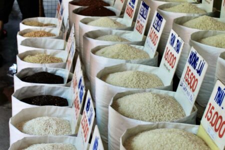 Stok Beras di Pasar Legi Blitar Langka Usai Operasi Pasar Berlangsung