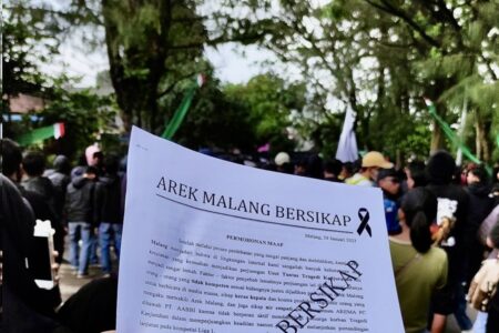 Minta Maaf ke Persebaya, Arek Malang Demo di Depan Kantor Arema FC