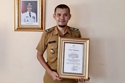 Kelurahan Semanan Terima Penghargaan Penataan Kawasan Terbaik dari Pemprov DKI Jakarta