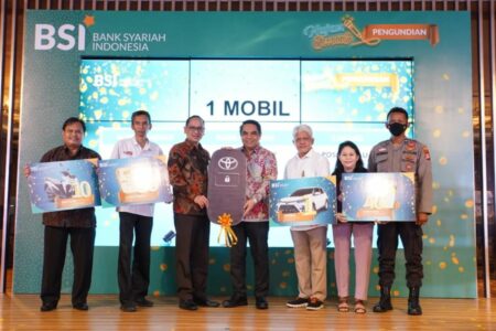 Apresiasi Nasabah, BSI Bagi-bagi Hadiah Mobil hingga Logam Mulia